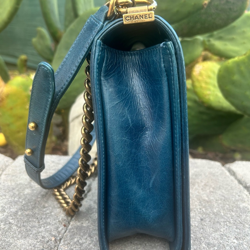 Chanel Jumbo Boy Bag - Picture 4 of 14